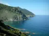 Cap Corse - Bergen en heuvels van de westkust in de zee