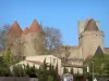 Carcassone - Vista das torres do portão de Narbonnaise e a torre do Trésau