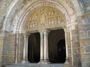Carennac - Portal of the Saint Pierre church of Romanesque style, in the Quercy