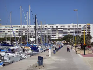 Carnon-Plage - Dock, de jachthaven met zijn jachten en gebouwen van het resort