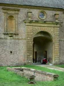 Cartuja del Mont-Dieu - Frente al pabellón de entrada