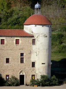 Castello della Batisse - Castello di torre sormontata da una lanterna, per Chanonat