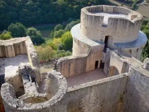 Castello di Bonaguil - Veduta della fortezza (castello) dalla terrazza della torre