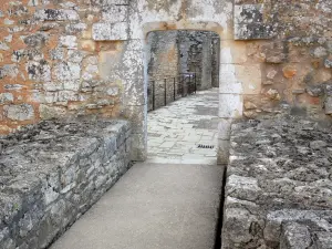 Castello di Bonaguil - All'interno della fortezza (castello)