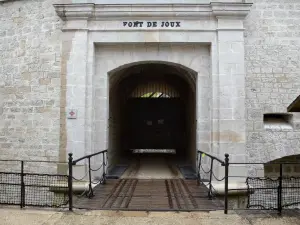 Castello di Joux - L'ingresso della fortezza (forte), La Cluse-et-Mijoux