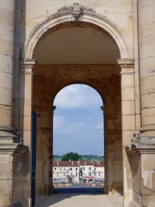 Castello di Lunéville - Veduta della statua equestre nel cortile principale