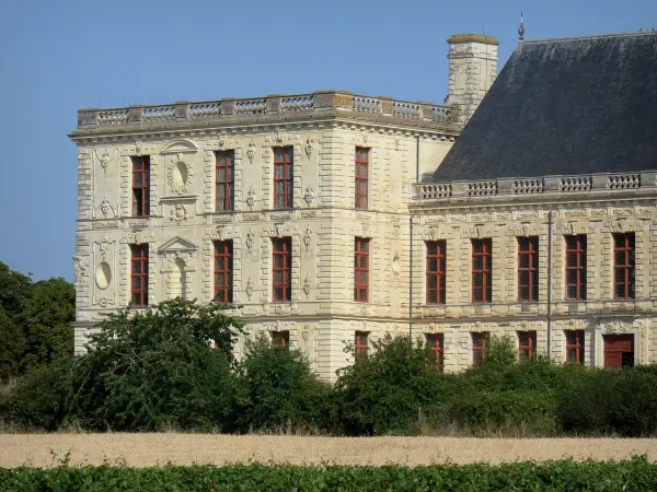 Castello di Oiron - Edificio principale e il padiglione del Re