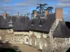 Castello di Le Plessis-Macé - Casa signorile con balcone scolpito (gallery), nuvole nel cielo