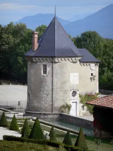 Castello di Touvet - Cappella e parco del castello, sulla città di Le Touvet in Grésivaudan