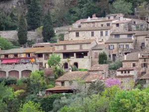 Castelnou - Vista delle case del villaggio