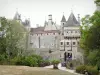 Castelo de La Rochepot - Castelo neogótico-Borgonha e sua ponte levadiça