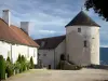 Castillo de Belvoir - Edificios de la Corte y el castillo de mantener