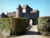 Castillo de Berzé-le-Châtel - Fortaleza medieval (Castillo) y su jardín en el Mâconnais