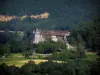 Castillo de Cénevières - Castillo, de árboles y bosques, en el valle del Lot en Quercy