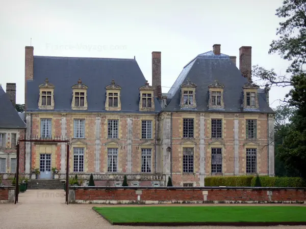 Castillo de La Ferté-Saint-Aubin - Frente al castillo y el jardín en Sologne