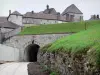 Castillo de Joux - Fortaleza (fuerte), en La Cluse-et-Mijoux