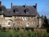 Castillo de Plessis-Macé - Casa señorial con su balcón esculpido (galería)