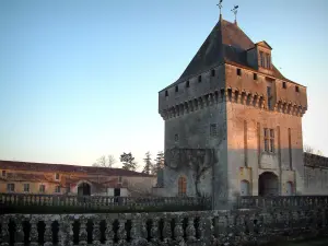 Castillo de la Roche-Courbon - Mantenga el castillo