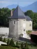 Castillo de Touvet - Capilla y el parque del Castillo, en la ciudad de Le Touvet en Grésivaudan