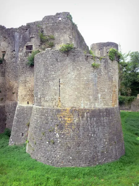 Castillo de Villandraut - Los restos de la fortaleza medieval