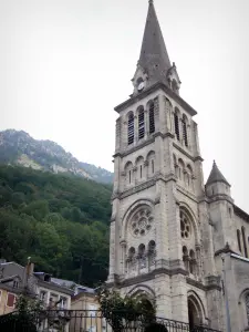 Cauterets - Spa y el clima: el campanario de la iglesia de Nuestra Señora de Cauterets