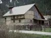 Cervières - Dorp van Laus: hout en stenen huisje