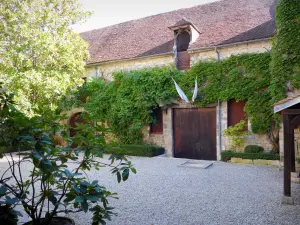 Chablis - Interior courtyard of the Obédiencerie