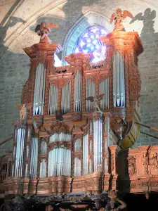 La Chaise-Dieu Abbey - Inside the Saint-Robert abbey church: organ case