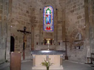 Le Chalard - Dentro de la iglesia románica