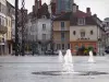 Chalon-sur-Saône - Maisons et jets d'eau de la place de l'Hôtel-de-Ville