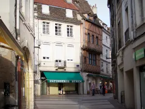 Chalon-sur-Saône - Straten, winkels en huizen in de oude stad