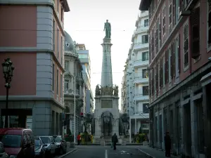 Chambéry - Boigne Street e Fontana degli Elefanti