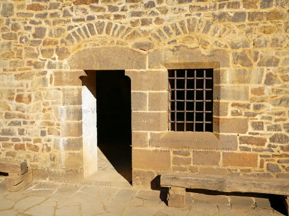 Le chantier médiéval de Guédelon - Chantier médiéval de Guédelon: Entrée du logis seigneurial