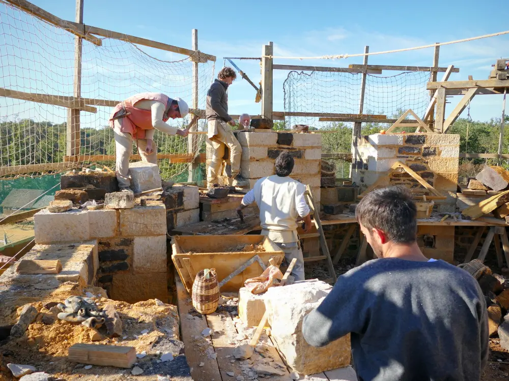 Le chantier médiéval de Guédelon - Chantier médiéval de Guédelon: Tour en construction