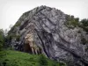 Chapeau de Gendarme - Couches calcaires (strates) du Chapeau de Gendarme, dans le Parc Naturel Régional du Haut-Jura