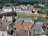 La Charité-sur-Loire - Ver sobre los tejados de la ciudad vieja y el puente sobre el río Loira