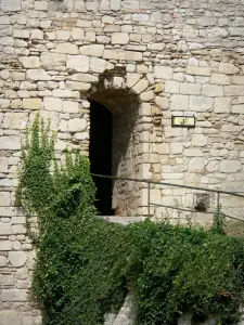 La Charité-sur-Loire - Entrar en la torre cuadrada