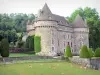 Le château d'Auzers - Guide tourisme, vacances & week-end dans le Cantal