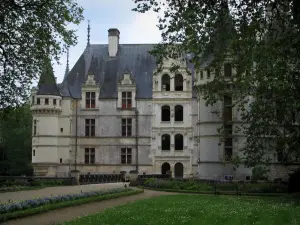 Château d'Azay-le-Rideau - Château Renaissance avec son escalier d'honneur