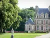 Château de Beaumesnil - Partie du château de style Louis XIII, pavillon latéral et parc