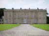 Château du Bourg-Saint-Léonard - Facade of the château of Classical style and alley lined with lawns; in the town of Le Bourg-Saint-Léonard