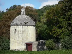 Château de Brézé - Dovecote and trees