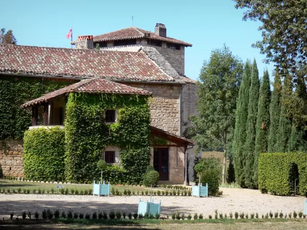 Château de Cas - Château avec ses dépendances et son jardin