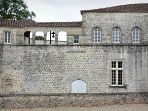 Château de Cazeneuve - Façade du château