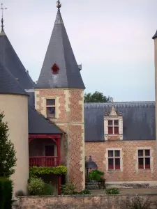 Château de Chamerolles - Château abritant le musée des Parfums, à Chilleurs-aux-Bois