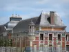 Château du Champ de Bataille - Facade of the château; in the town of Le Neubourg