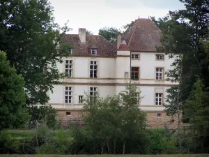 Château de Cormatin - Facade of the Château and trees
