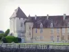 Château d'Époisses - Façade du château et tour de Bourdillon