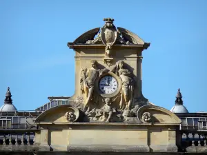 Château de Ferrières - Facade of the château de Ferrières-en-Brie: pediment decorated with a clock