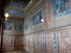 Château de Fontainebleau - Intérieur du palais de Fontainebleau : galerie des Assiettes avec ses assiettes en porcelaine de Sèvres